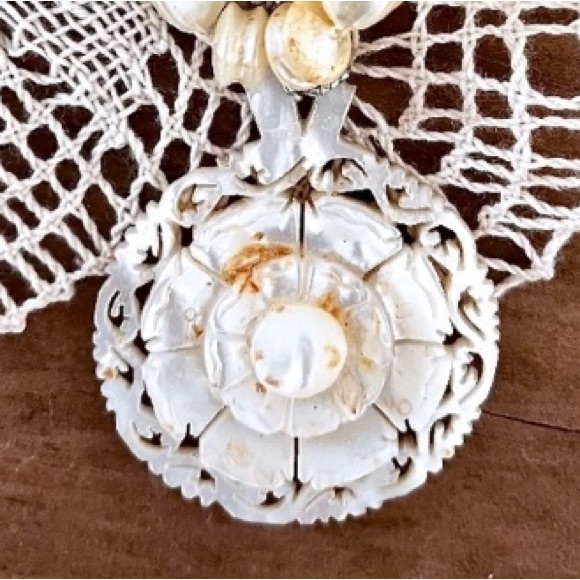 Antique MOP Mother of Pearl Necklace Woman’s Jewelry Very Intricate Ornate - Picture 9 of 10